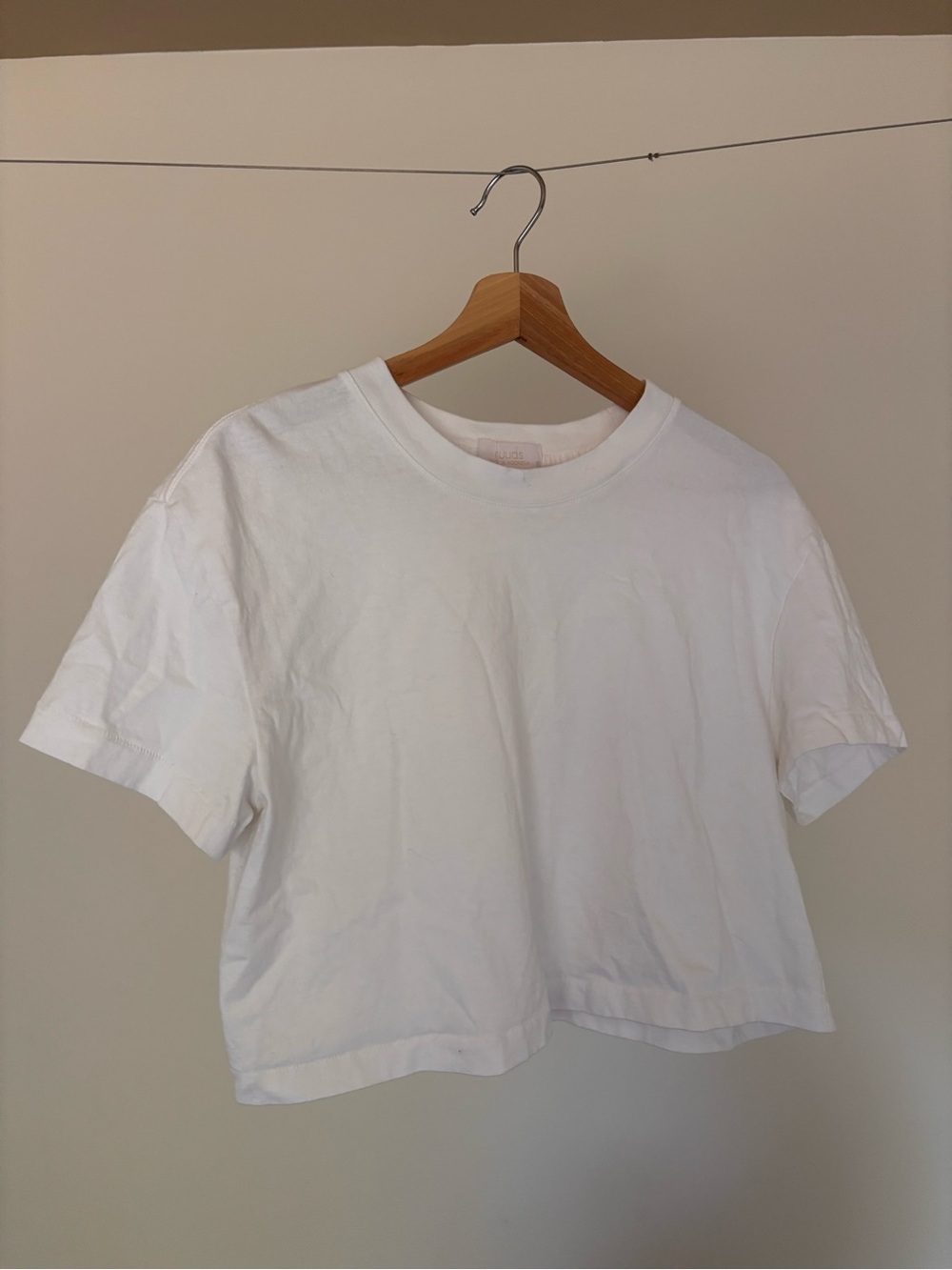 nuuds White Cropped Crewneck Tee